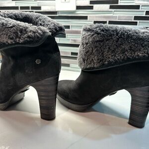 Ugg Dandylion Angle Boots Size 8